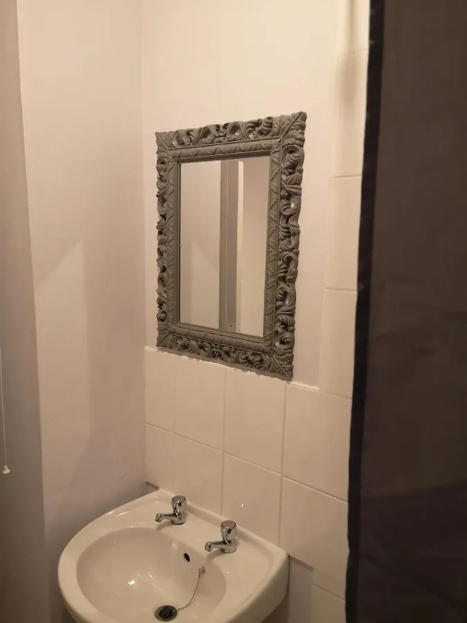 ゲストハウス Mini Hotel Leeds リーズ